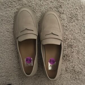 Women's Loafers - Tan